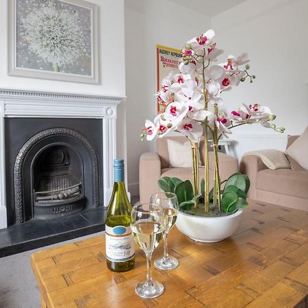 Fabulous, Vibrant, Town House, Central Bath Road 첼튼엄 외부 사진