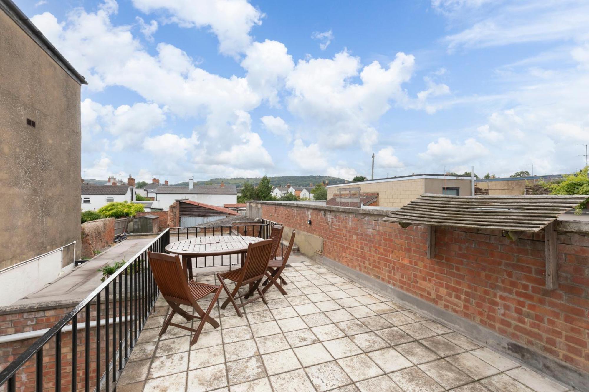 Fabulous, Vibrant, Town House, Central Bath Road 첼튼엄 외부 사진