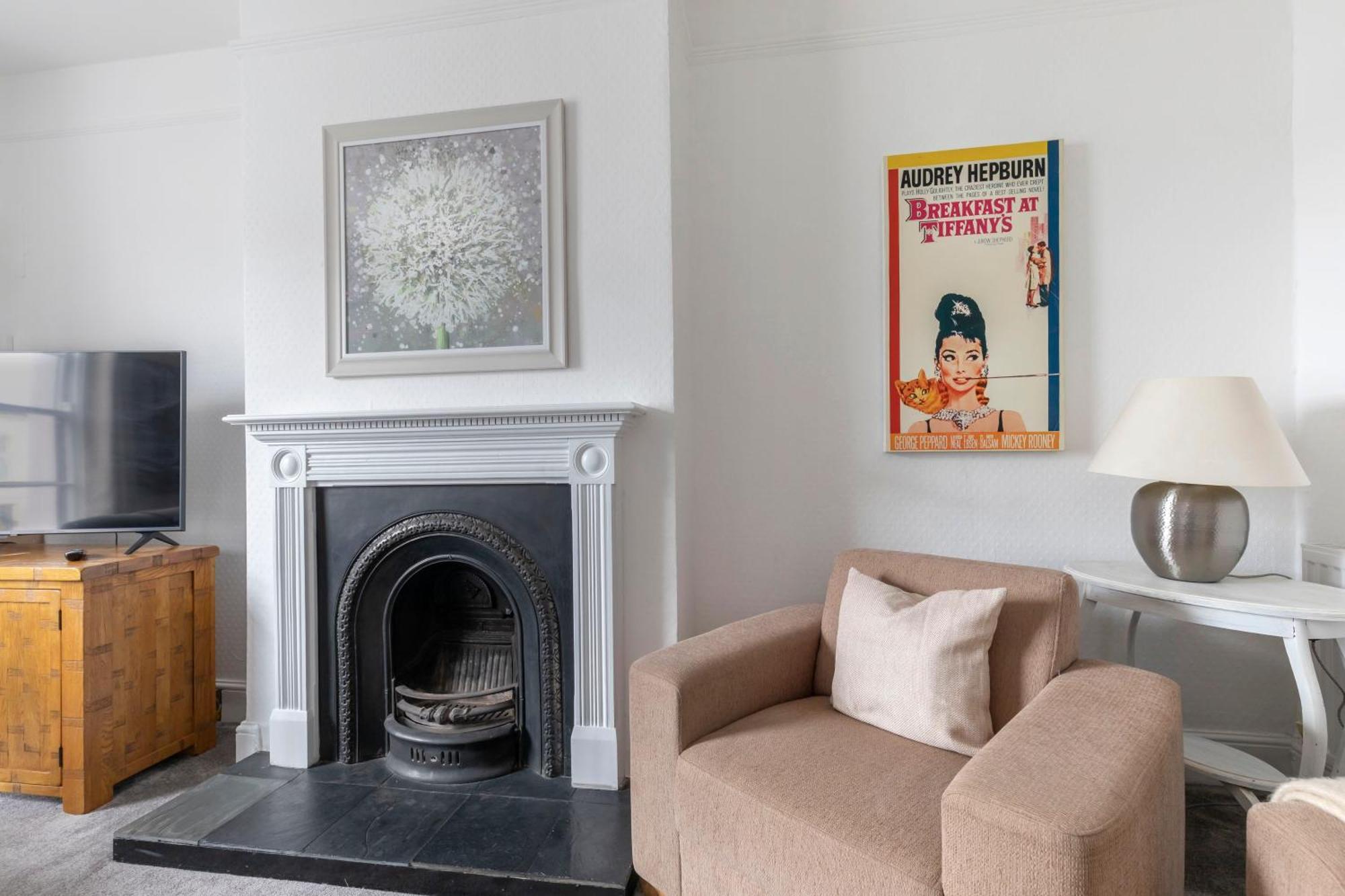 Fabulous, Vibrant, Town House, Central Bath Road 첼튼엄 외부 사진